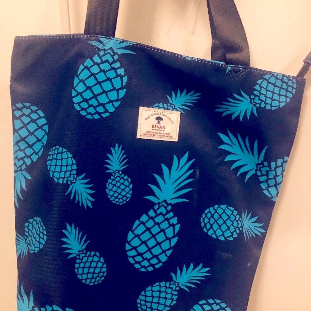 Beautiful esvan tote - Picture 2 of 2